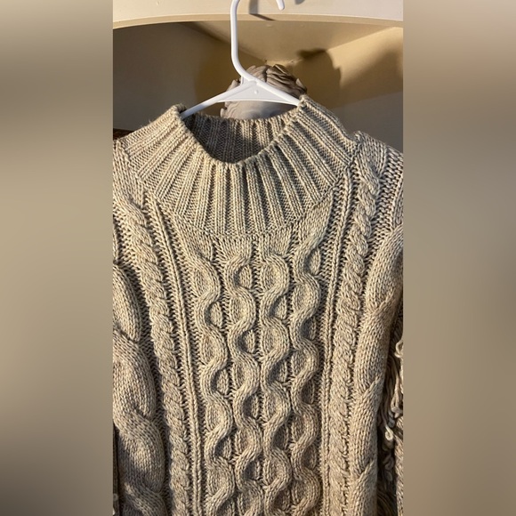 Sweater - Picture 4 of 4